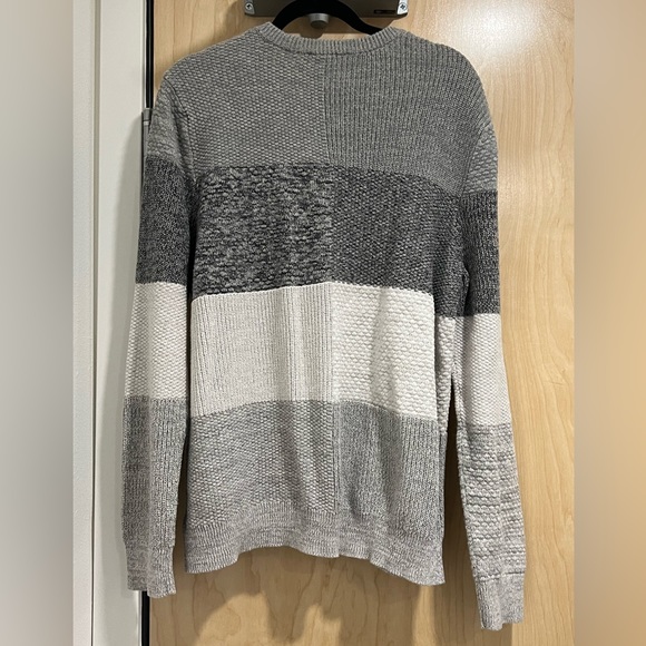 Express Men’s Gray Color Block Sweater - Picture 2 of 5